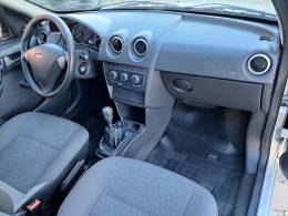 CHEVROLET - CELTA - 2013/2014 - Prata - R$ 36.900,00