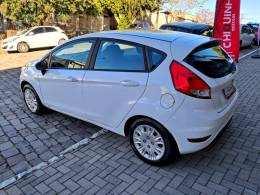 FORD - FIESTA - 2016/2016 - Branca - R$ 49.900,00