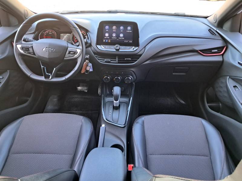 CHEVROLET - ONIX - 2022/2023 - Branca - R$ 89.900,00