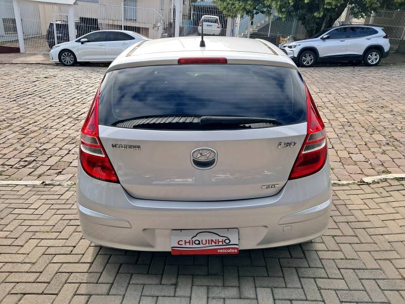 HYUNDAI - I30 - 2010/2011 - Prata - R$ 43.900,00