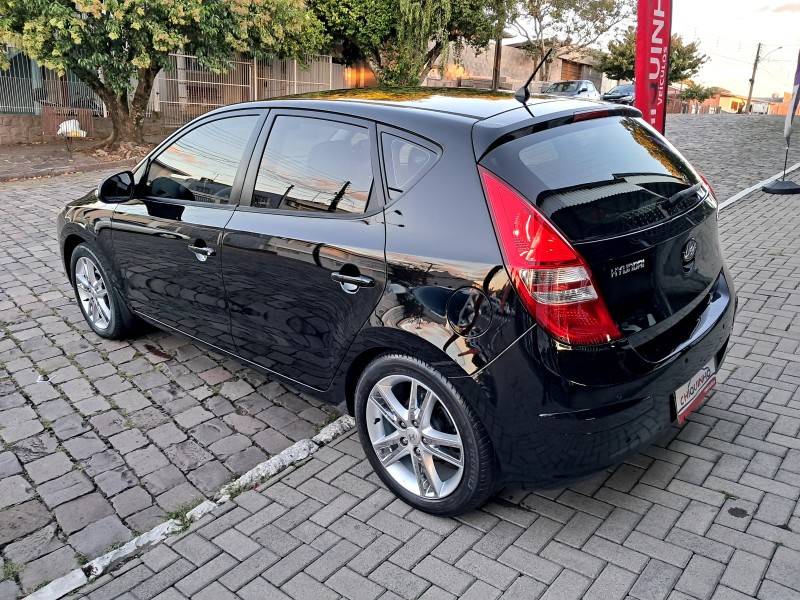 HYUNDAI - I30 - 2010/2011 - Preta - R$ 46.900,00