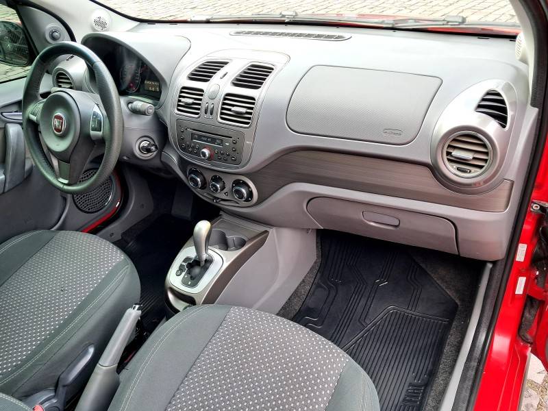 FIAT - GRAND SIENA - 2014/2015 - Vermelha - R$ 42.900,00