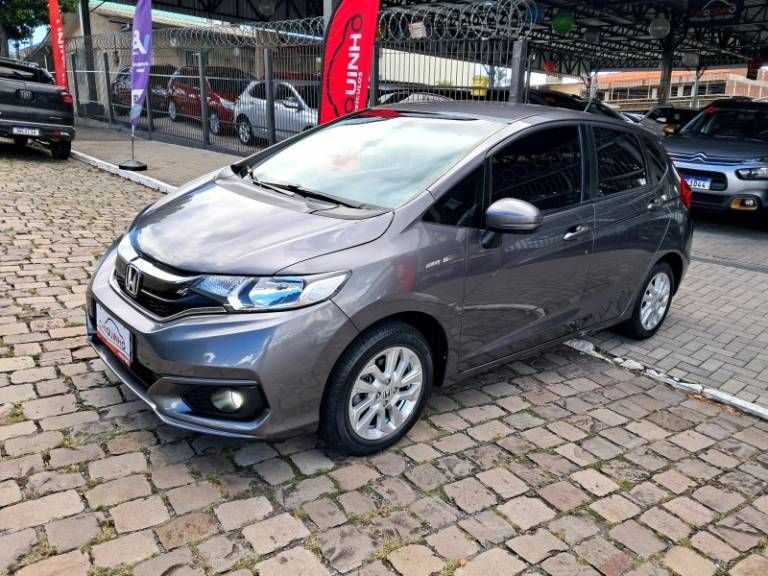 HONDA - FIT - 2017/2018 - Cinza - R$ 73.900,00