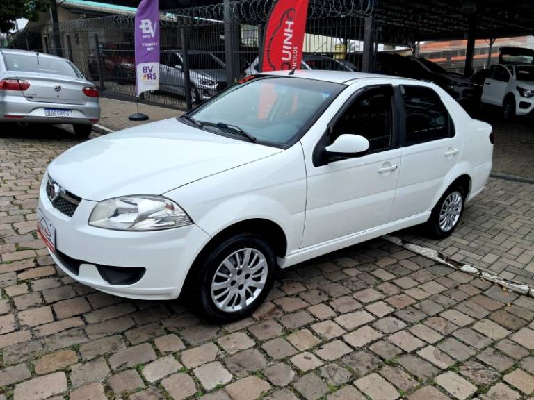 FIAT - SIENA - 2015/2015 - Branca - R$ 39.900,00