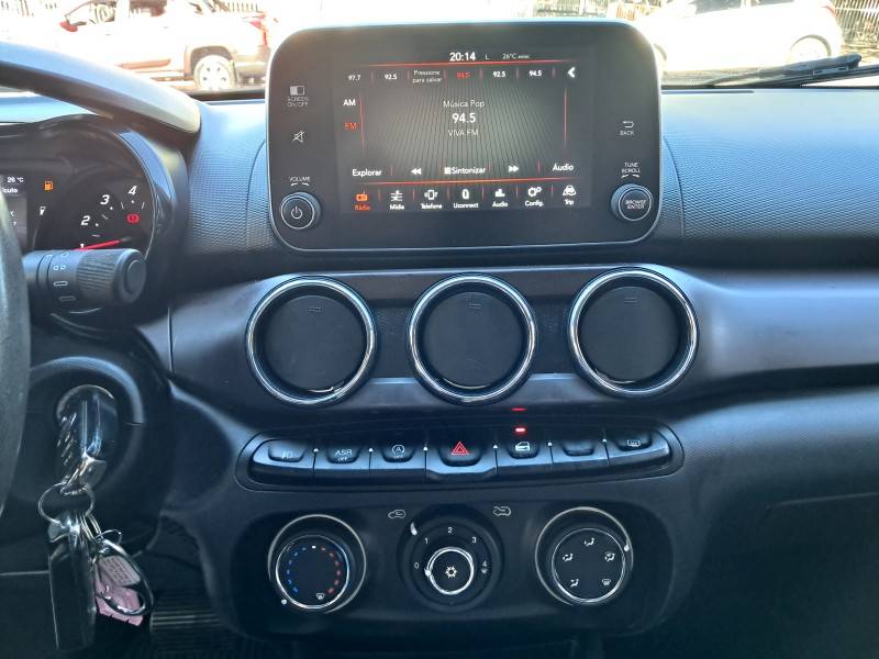 FIAT - CRONOS - 2018/2019 - Branca - R$ 69.900,00