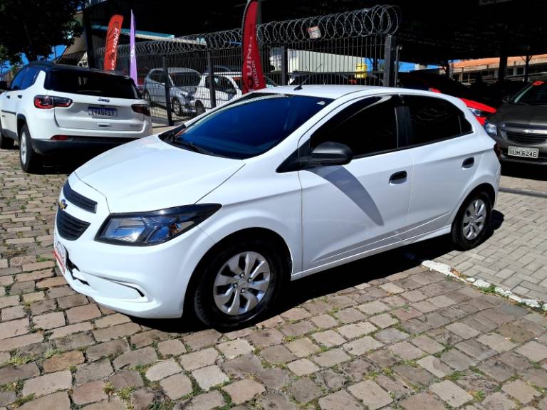 CHEVROLET - ONIX - 2019/2019 - Branca - R$ 53.900,00