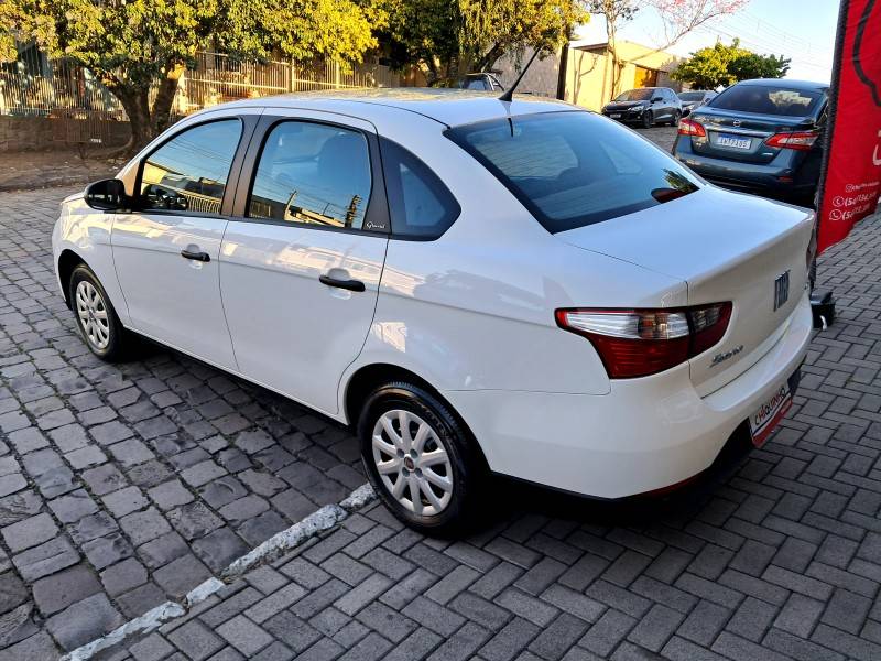 FIAT - GRAND SIENA - 2021/2021 - Branca - R$ 57.900,00