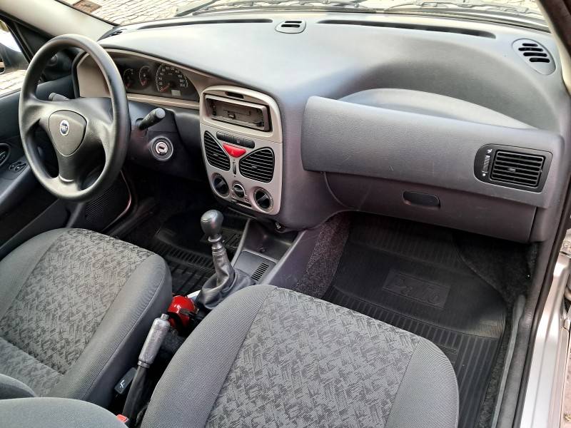 FIAT - PALIO - 2007/2008 - Prata - R$ 25.900,00