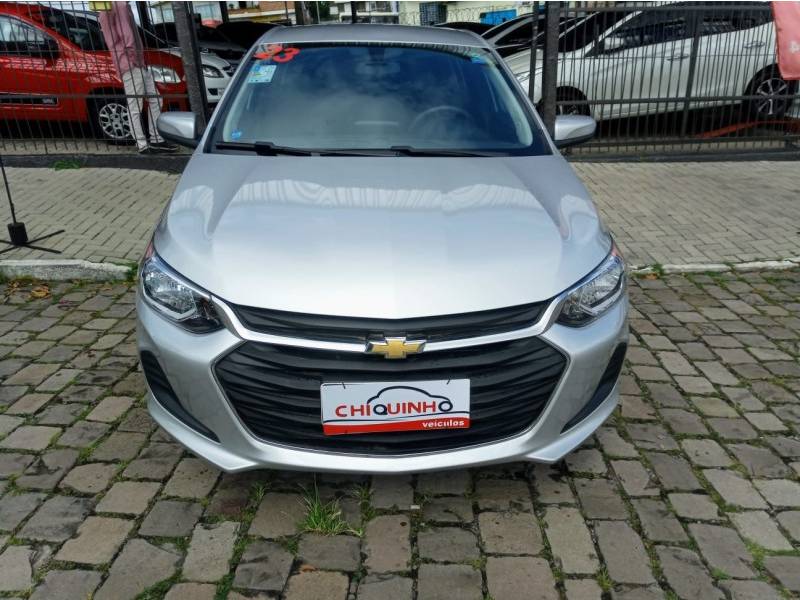 CHEVROLET - ONIX - 2022/2023 - Prata - R$ 76.900,00